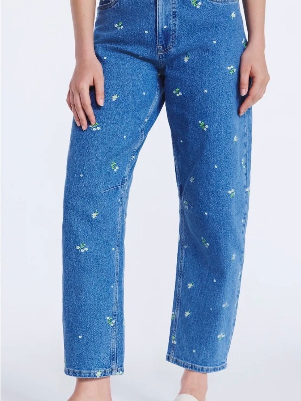 Blue Floral Embroidered Women’s Jeans Boyfriend size 6